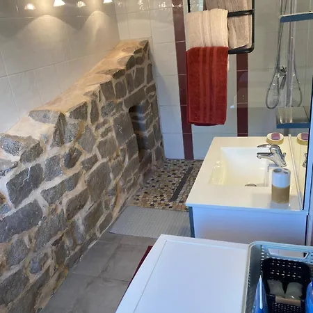 Proche Ajaccio Maisonnette Independante 4 Personnes Au Calme * Alata