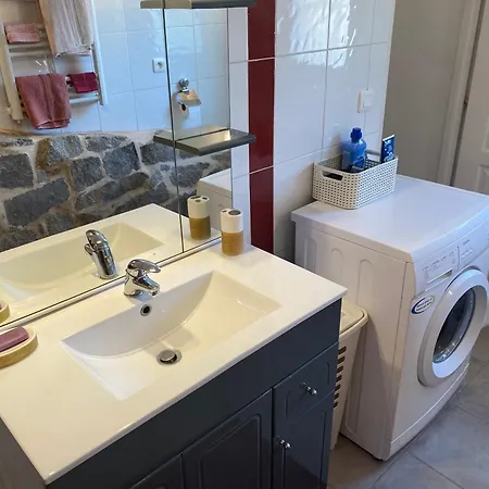 Proche Ajaccio Maisonnette Independante 4 Personnes Au Calme *