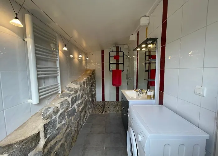 Proche Ajaccio Maisonnette Independante 4 Personnes Au Calme *