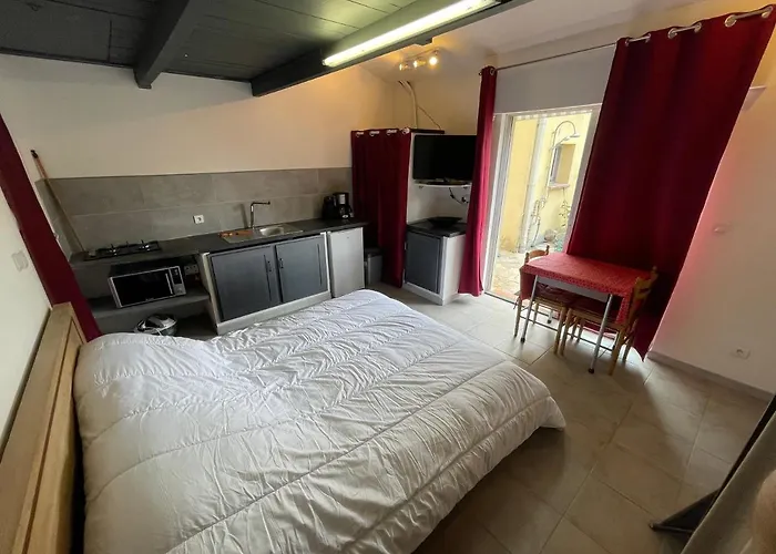 Proche Ajaccio Maisonnette Indépendante 4 Personnes Au Calme Alata