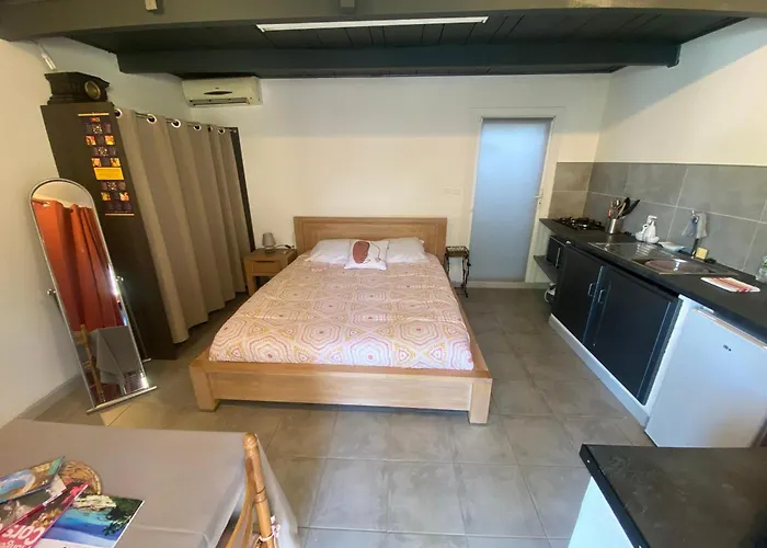 Proche Ajaccio Maisonnette Indépendante 4 Personnes Au Calme *